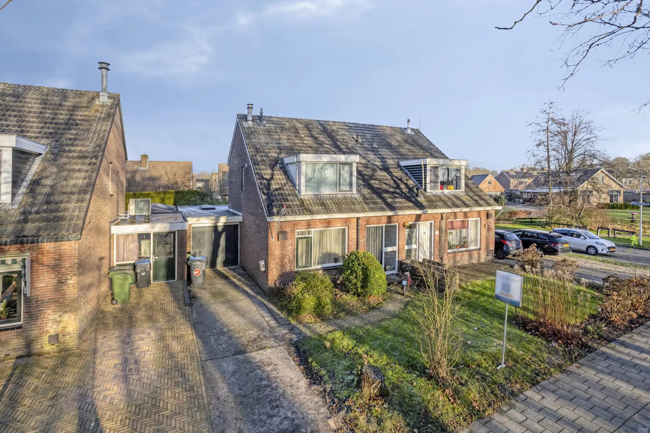 Koarnjum, Skeltedyk 8