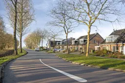 Koarnjum, Skeltedyk 8