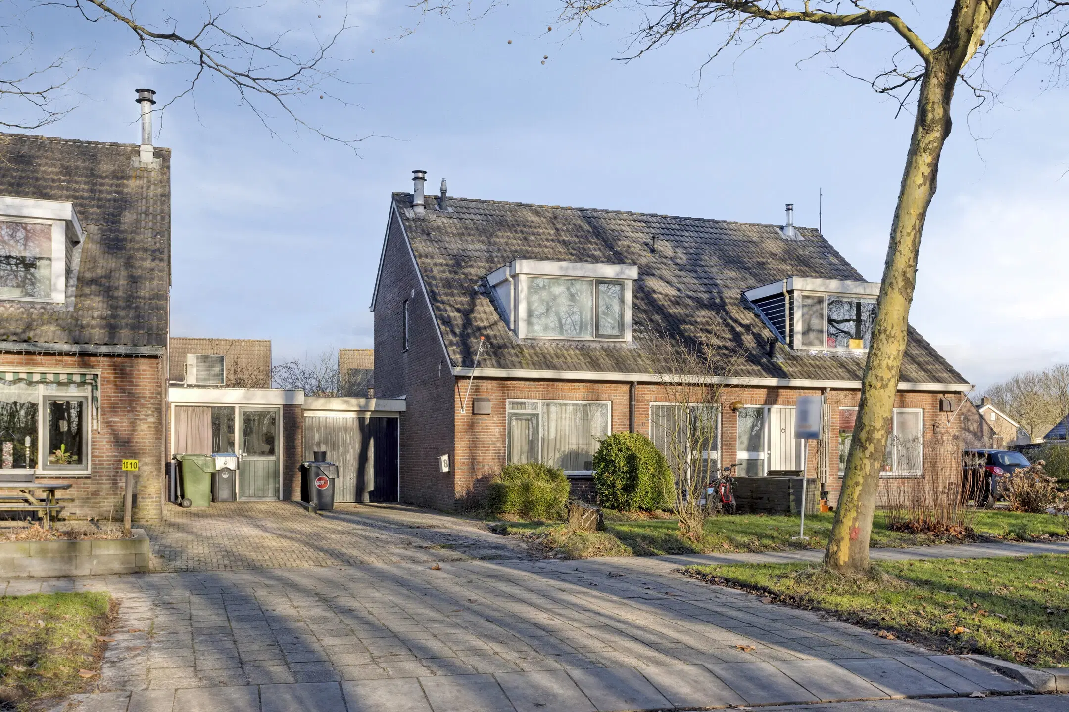 Koarnjum, Skeltedyk 8