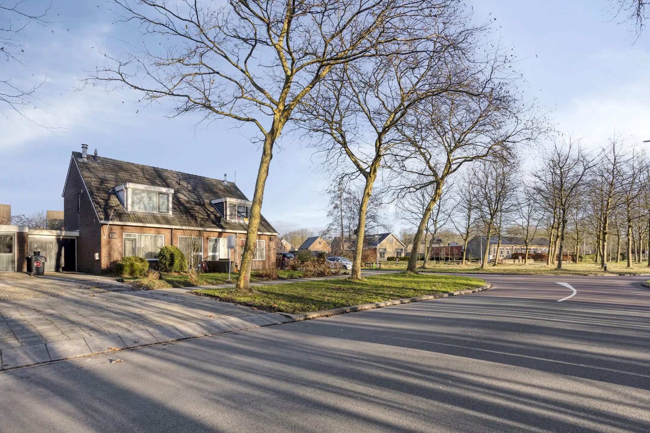 Koarnjum, Skeltedyk 8