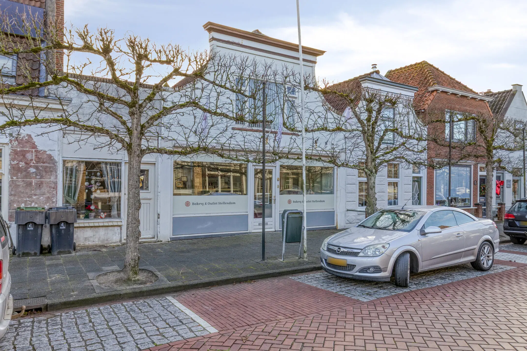 Stellendam, Voorstraat 9 en Mr. Iman Caustraat 6 