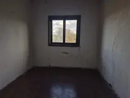 Huis en bijgebouw op ca. 1.000 m² gemeentelijke grond in Razdel - Bulgarije