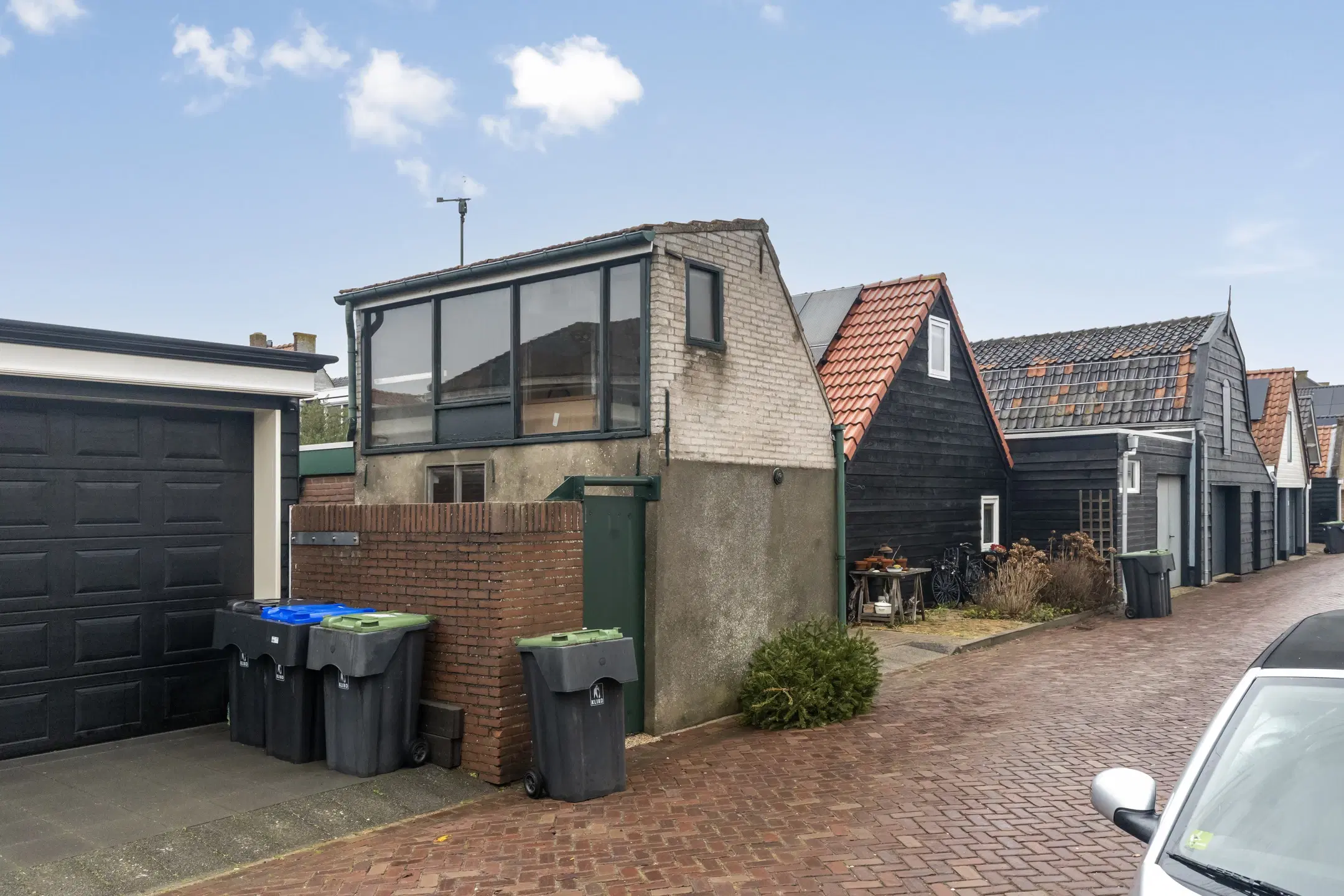 Stellendam, Voorstraat 9 en Mr. Iman Caustraat 6 
