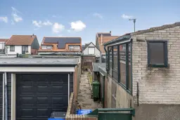 Stellendam, Voorstraat 9 en Mr. Iman Caustraat 6 