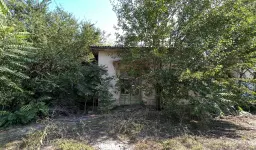 2 winkels 198 m² op slechts 10 minuten van het strand in Vichovo - Bulgarije