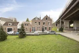 INSCHRIJVING | Rotterdam, Bovenstraat 127, 129 A/B en 131