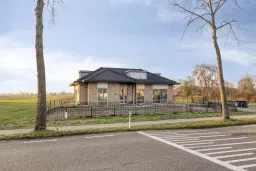 Zundert, Achtmaalseweg 119 A en 126 B