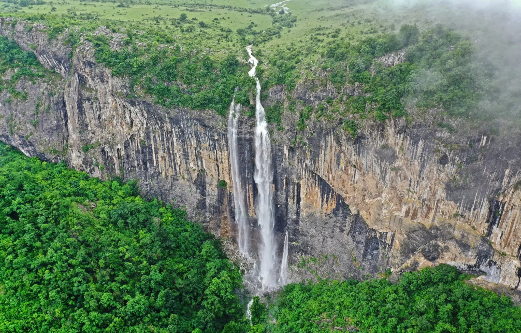 113.324 m² loofbos in Gorno Ozirovo, Varshets Montana - Bulgarije