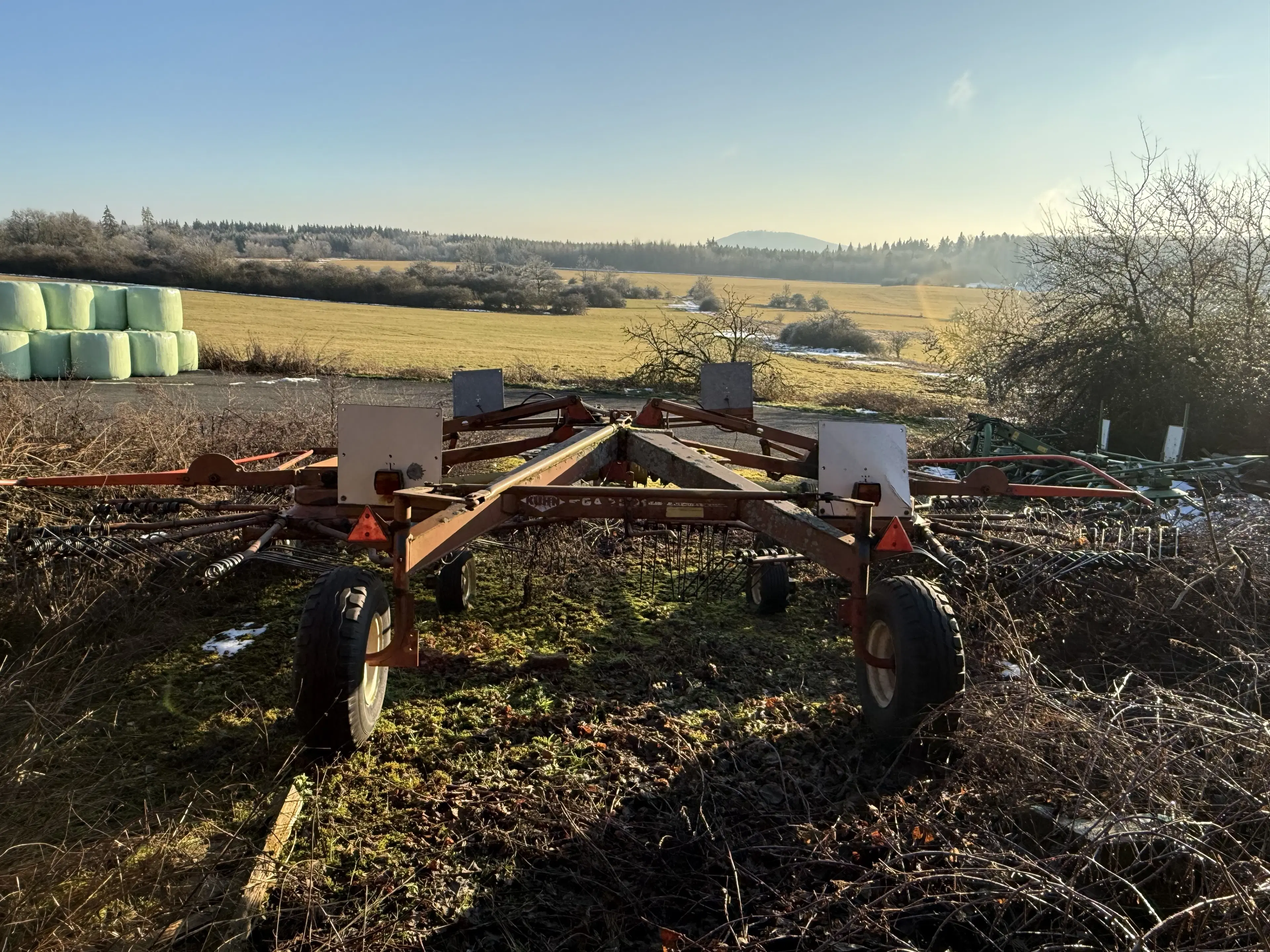 Agrarisch terrein met voormalige melkstal op perceel van 1.878m² bij Meiningen, Kassel, Duitsland