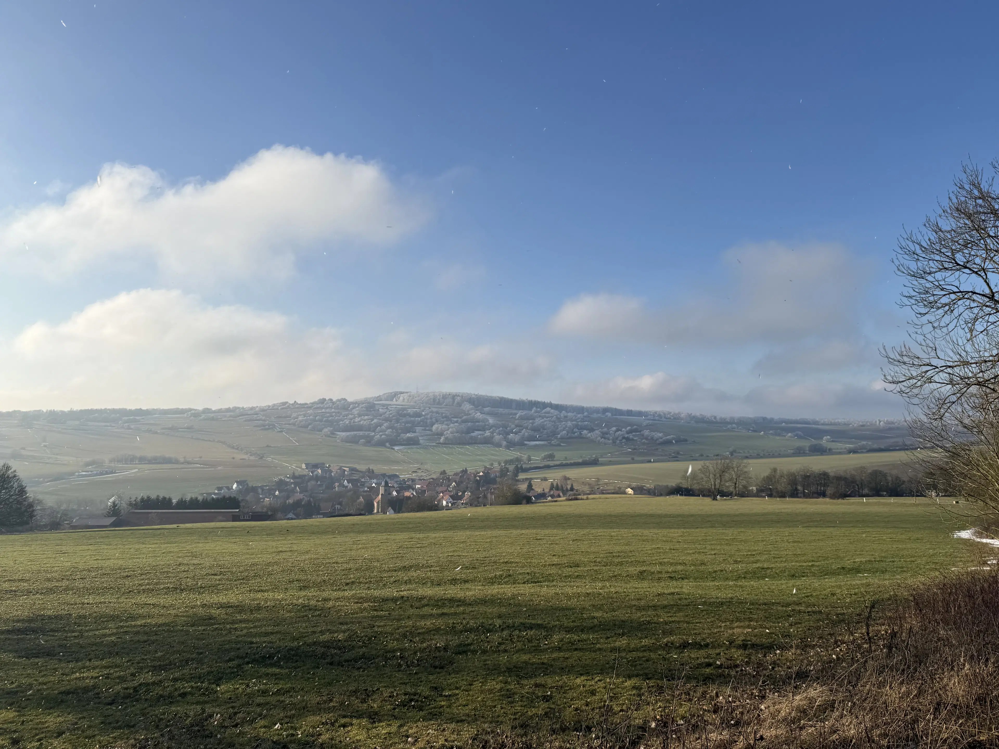 Agrarisch terrein met voormalige melkstal op perceel van 1.878m² bij Meiningen, Kassel, Duitsland