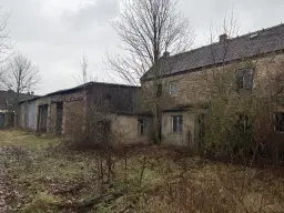 Karakteristieke toren en bebouwing op perceel van 1.377 m² nabij Klobikau, Halle - Duitsland