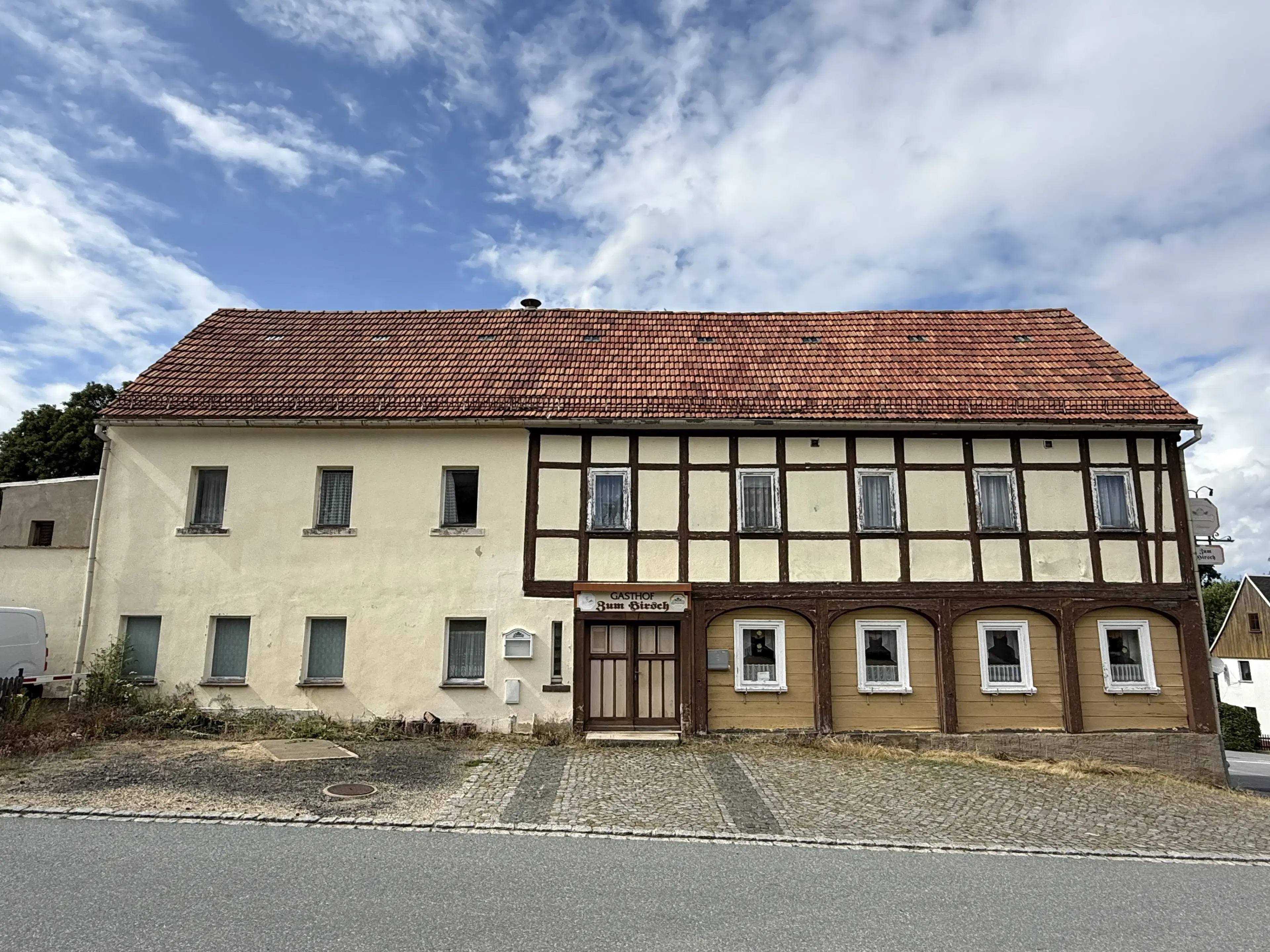 Horeca-object met zaal en kamers op 546 m² perceel in Bertsdorf-Hörnitz - Duitsland
