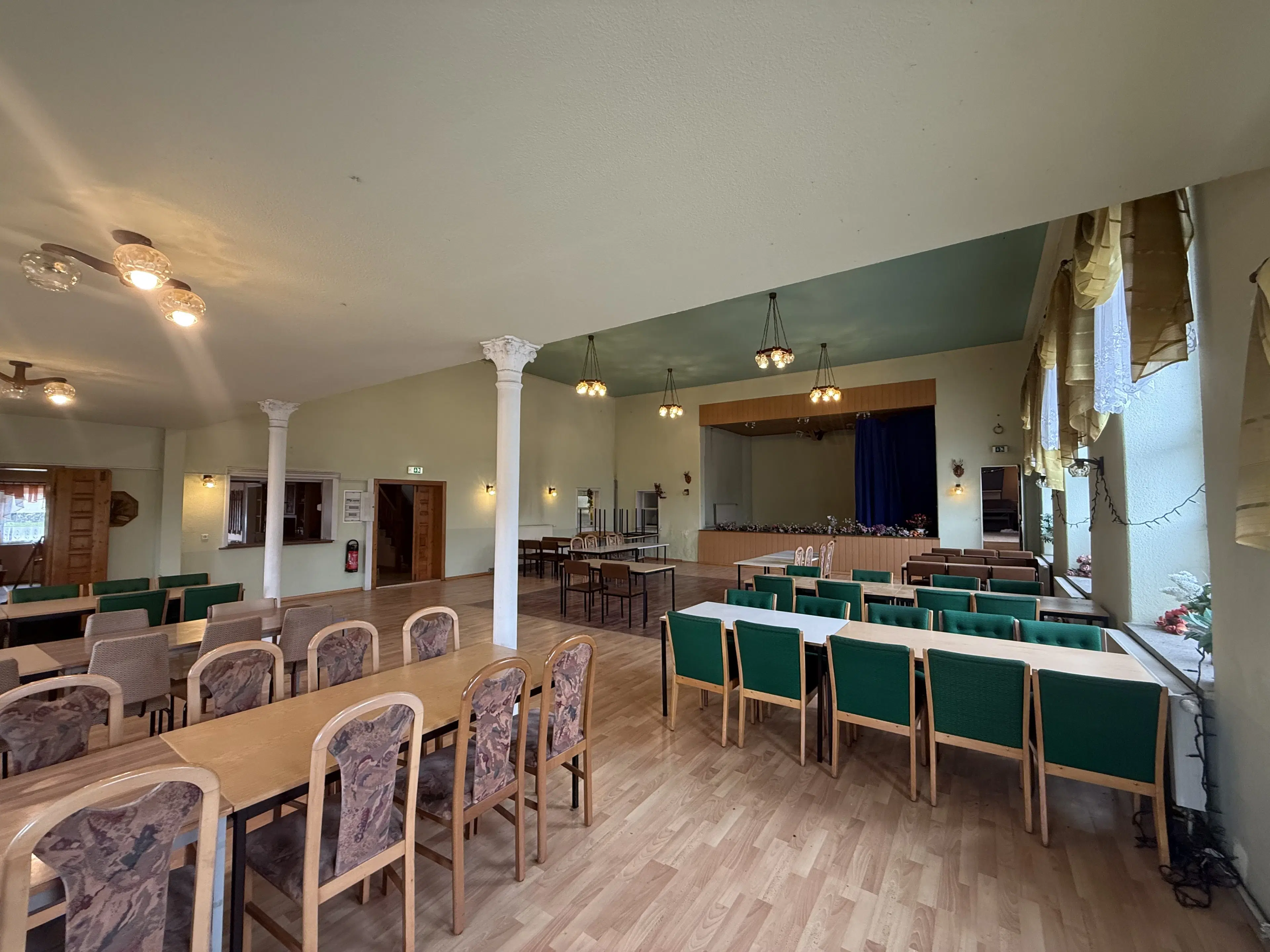 Horeca-object met zaal en kamers op 546 m² perceel in Bertsdorf-Hörnitz - Duitsland