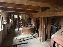 Historische watermolen met parkeerplaatsen op 402 m² perceel nabij Erfurt in Uhlstädt - Duitsland