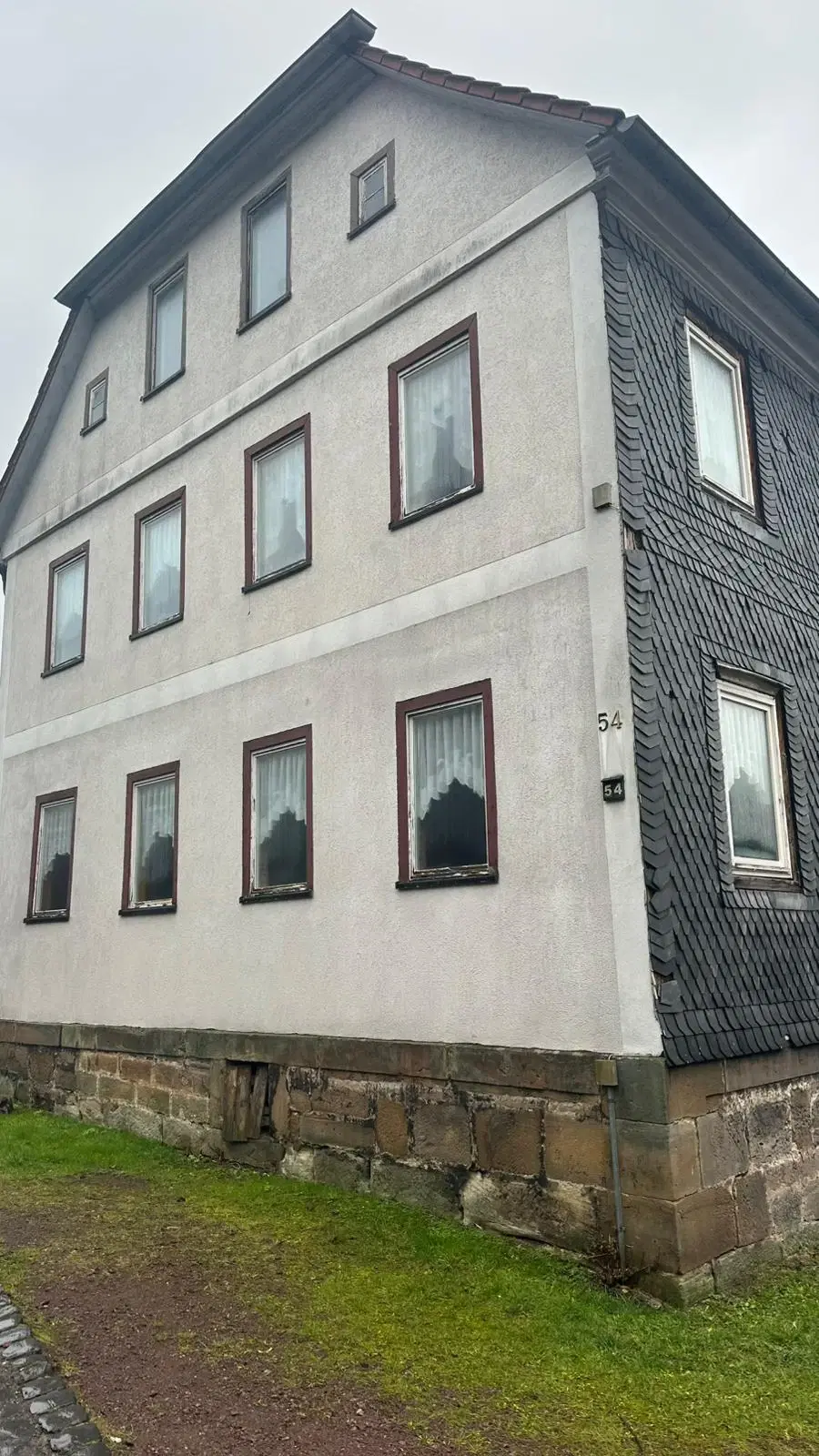 Meergezinswoning met groot ontwikkelingspotentieel in Schleusingen, Hinternah, Thüringen - Duitsland