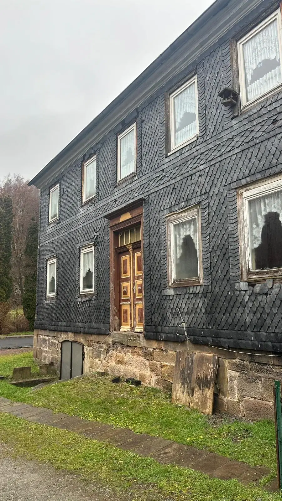 Meergezinswoning met groot ontwikkelingspotentieel in Schleusingen, Hinternah, Thüringen - Duitsland