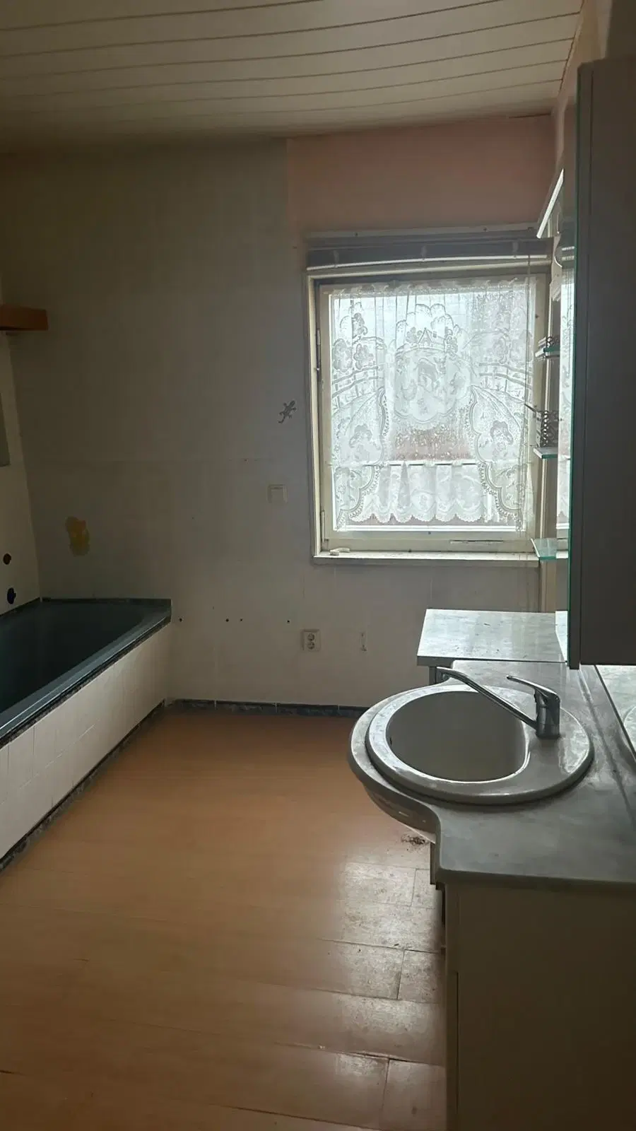 Meergezinswoning met groot ontwikkelingspotentieel in Schleusingen, Hinternah, Thüringen - Duitsland