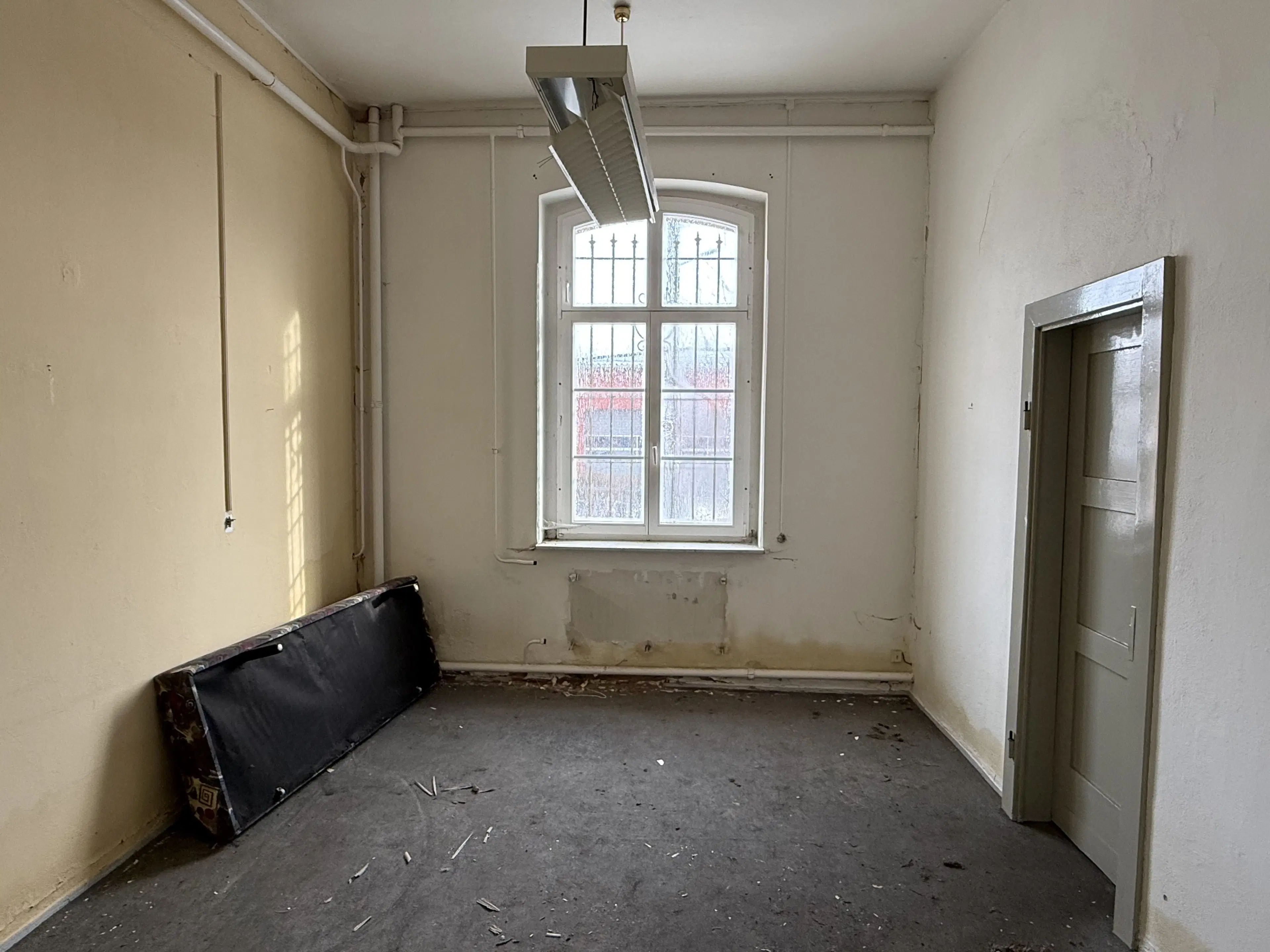 Uniek! Voormalige textielfabriek op perceel van 5.493 m² in Walddorf - Duitsland