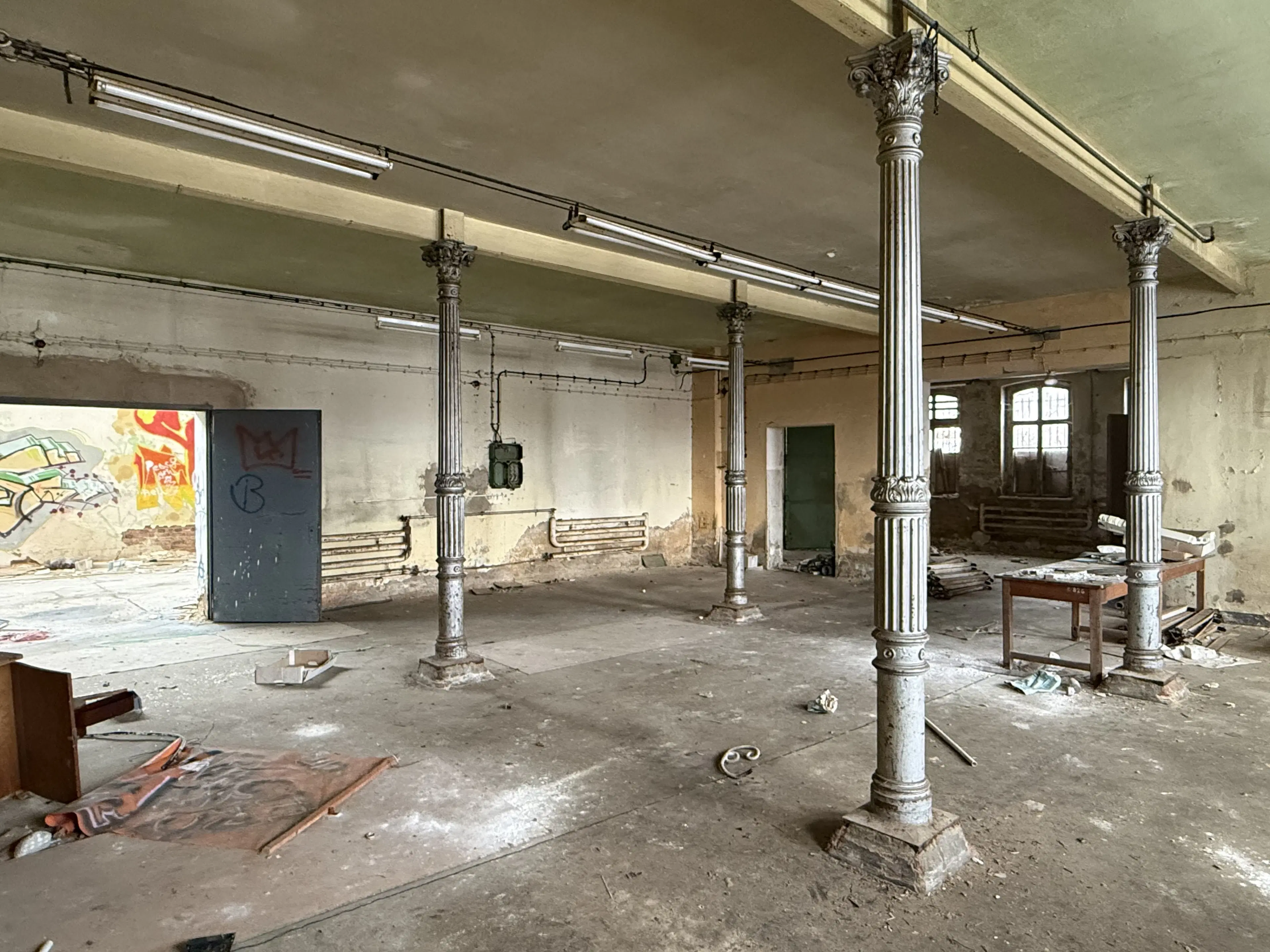 Uniek! Voormalige textielfabriek op perceel van 5.493 m² in Walddorf - Duitsland