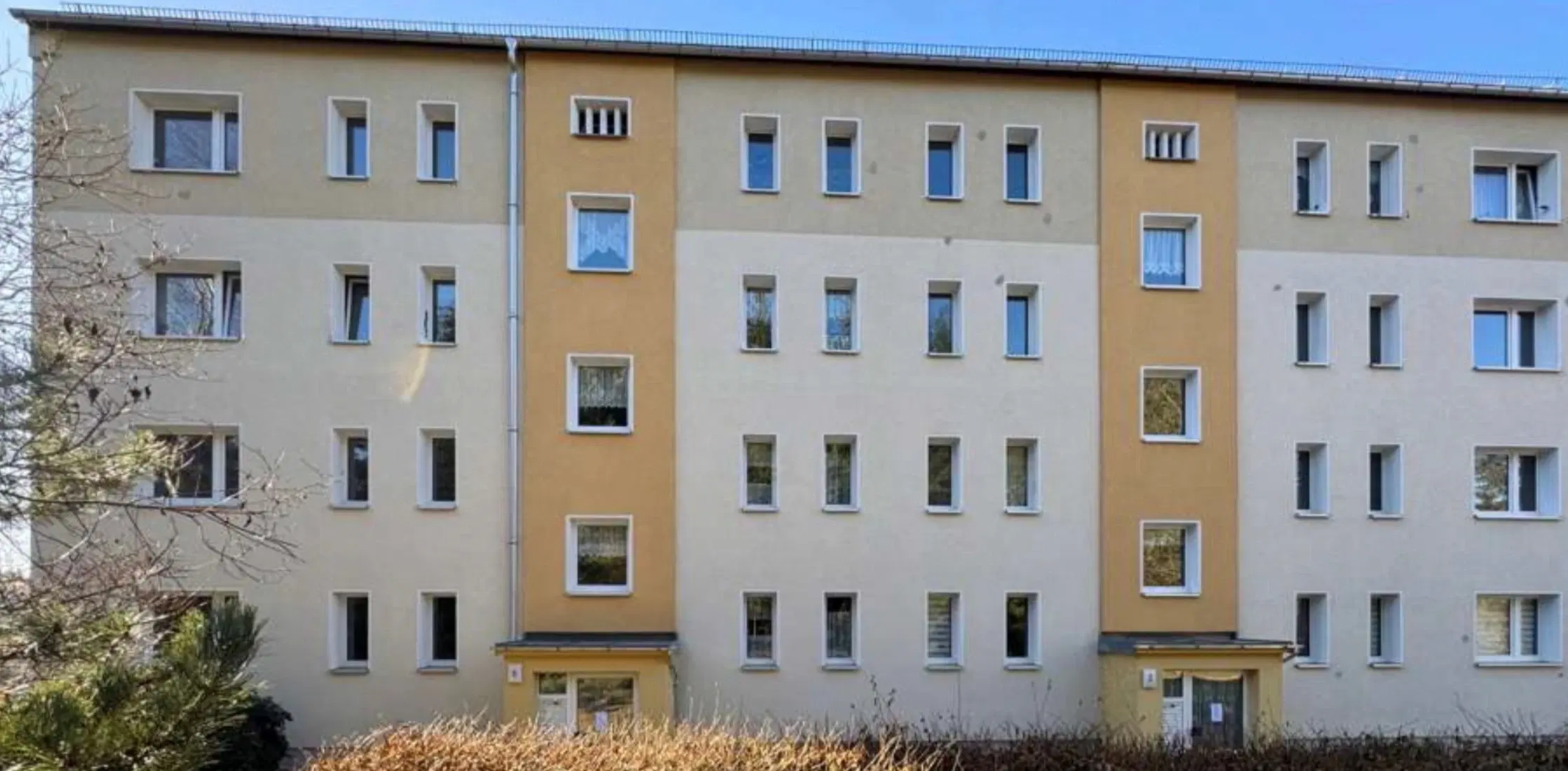 27 appartementen, bouwjaar 1988, 15 verhuurd (huursom € 73.100,=), in Markneukirchen - Duitsland