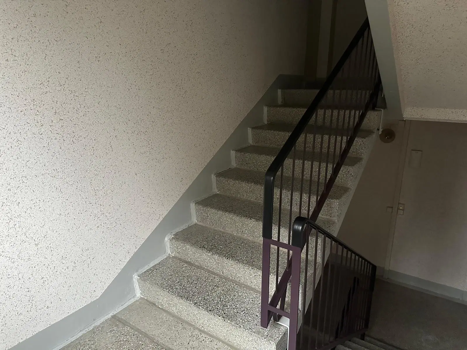 27 appartementen, bouwjaar 1988, 15 verhuurd (huursom € 73.100,=), in Markneukirchen - Duitsland