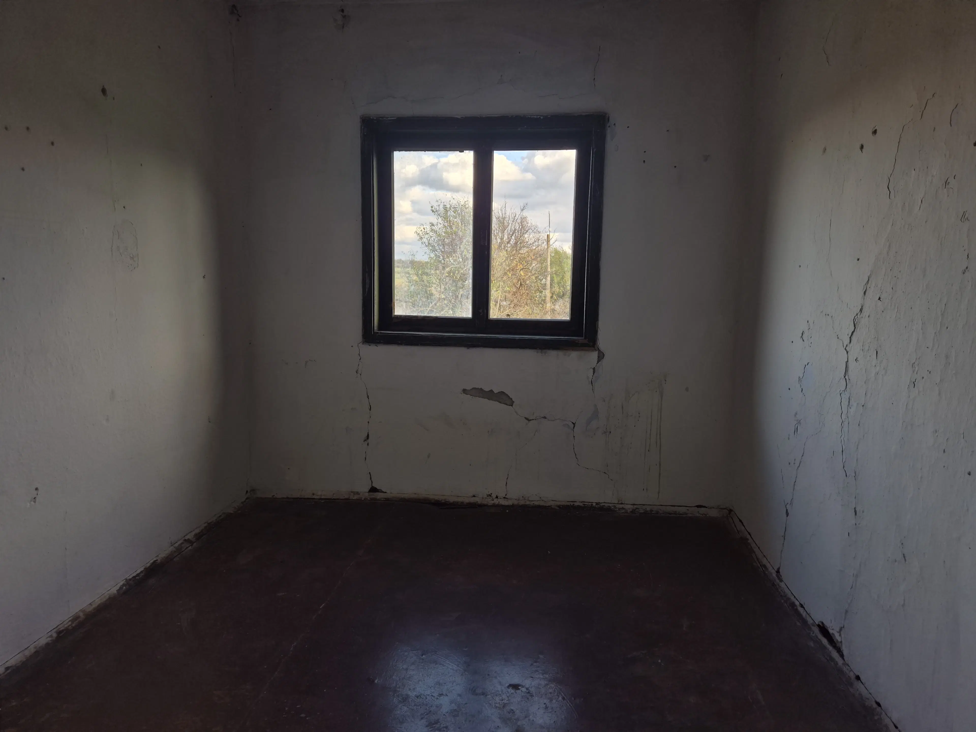 Huis en bijgebouw op ca. 1.000 m² gemeentelijke grond in Razdel - Bulgarije