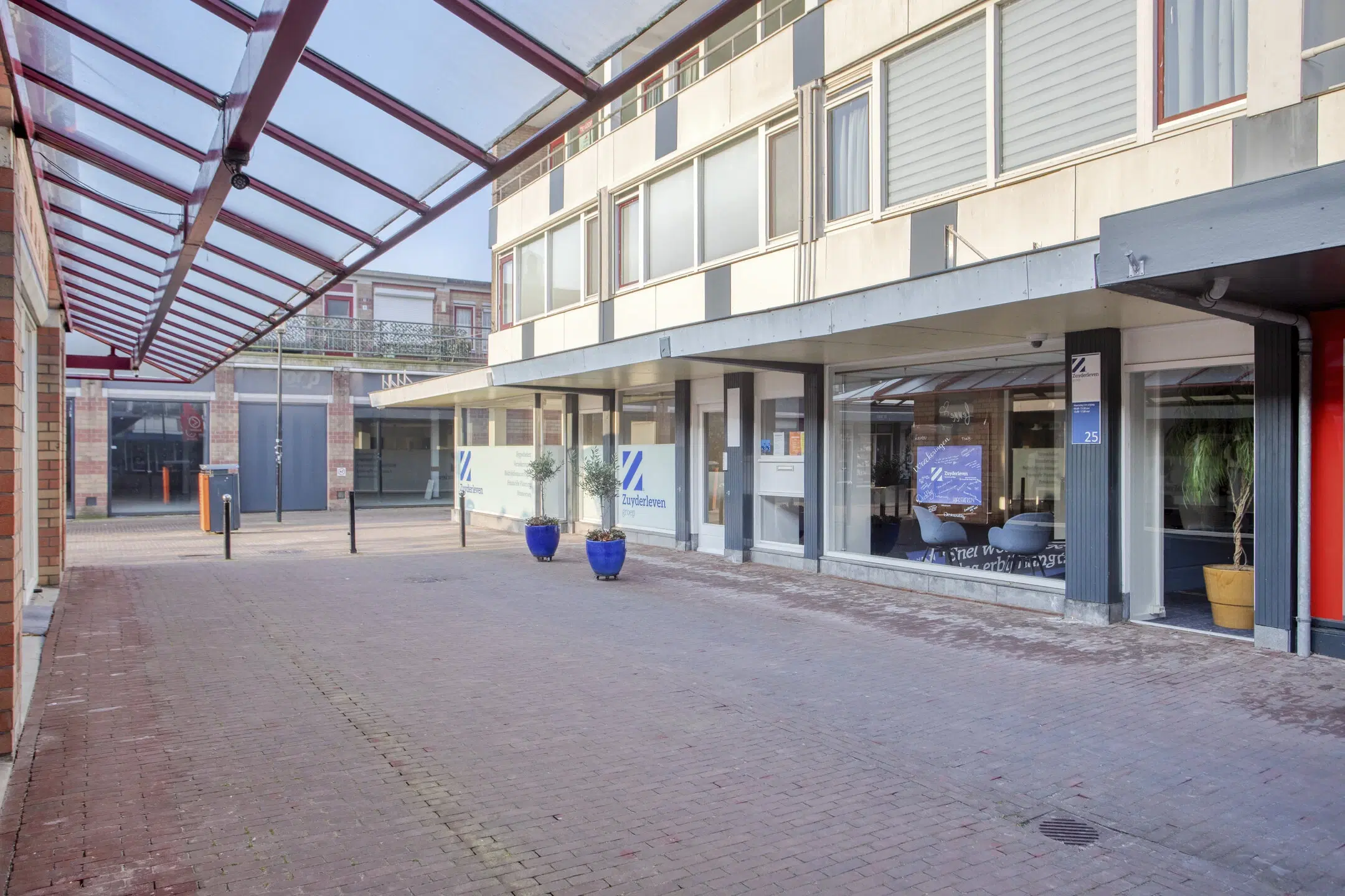 Lekkerkerk, Raadhuisplein 25-27-29