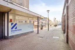 Lekkerkerk, Raadhuisplein 25-27-29