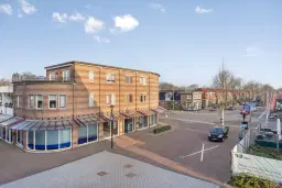 Lekkerkerk, Raadhuisplein 47