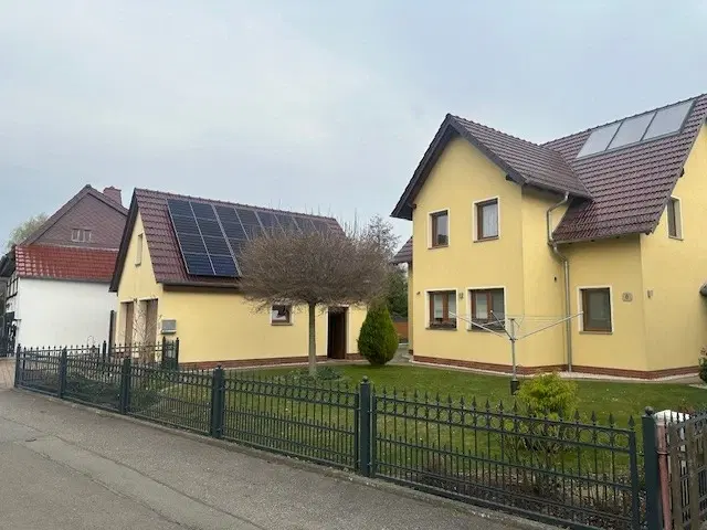 Vrijstaande vakwerkwoning op 290 m² eigendomsperceel in Langenleuba-Niederhain - Duitsland