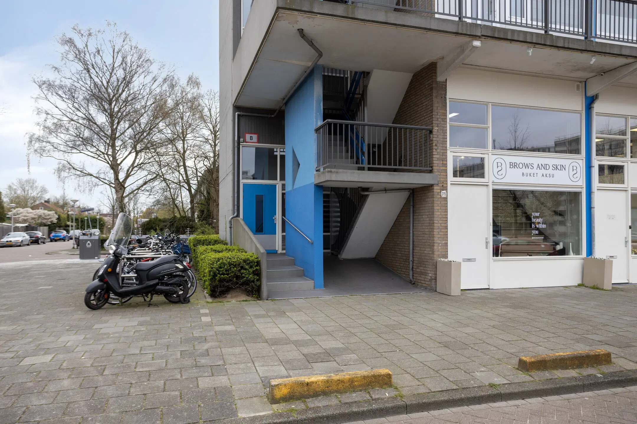 Amsterdam, Pieter Calandlaan 311