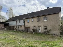 Idyllisch 3-zijdig landgoed op perceel van 4.180 m² in Zettlitz - Duitsland