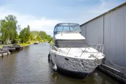 Motorjacht 'Shark Bait' te Amsterdam