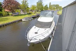 Motorjacht 'Shark Bait' te Amsterdam