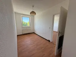 6 appartementen, bouwjaar: 1983 (huursom € 28.537,80) in Behren-Lübchin - Duitsland