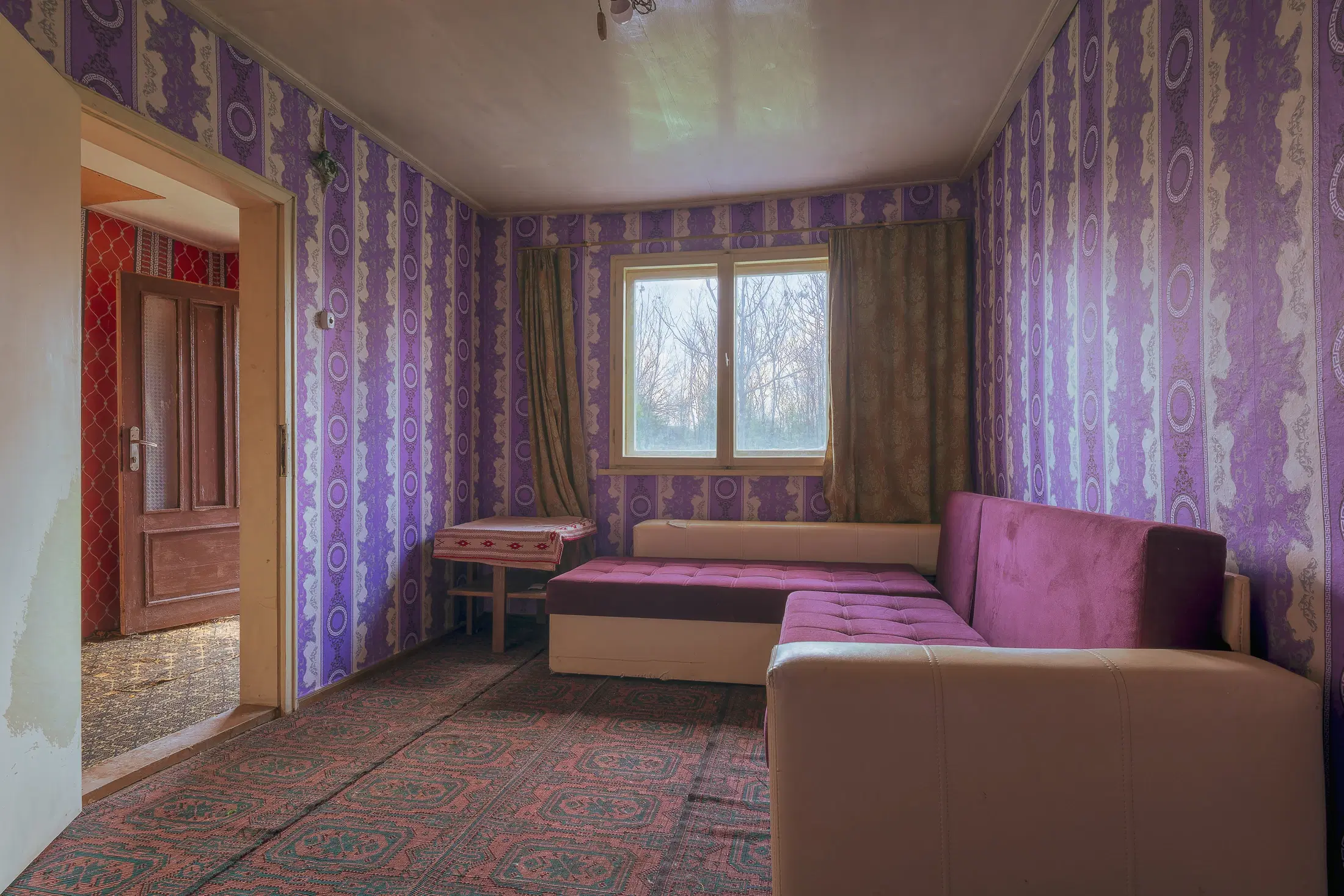 Perceel van 2.090 m² + Gezinswoning + Bijgebouwen - Karaisen, Veliko Tarnovo - Bulgarije