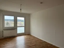 60 appartementen / studio’s, bouwjaar 1988, 25 verhuurd (€ 82.800,= huur) - Markneukirchen - Duitsland