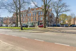 Karel de Stoutestraat 2 en Wolphaertsbocht 93 A te Rotterdam