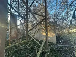 40 meter antennemast op ca. 1.100 m² eigendomsperceel in Bernburg - Duitsland