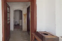 Perceel van 1.364 m² met gezinswoning en bijgebouwen in Damyanovo, Gabrovo - Bulgarije