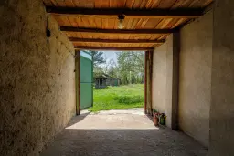 Gezinswoning op 2.090 m² perceel en bijgebouwen in Karaisen, Veliko Tarnovo - Bulgarije