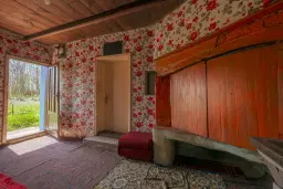 Gezinswoning op 2.090 m² perceel en bijgebouwen in Karaisen, Veliko Tarnovo - Bulgarije
