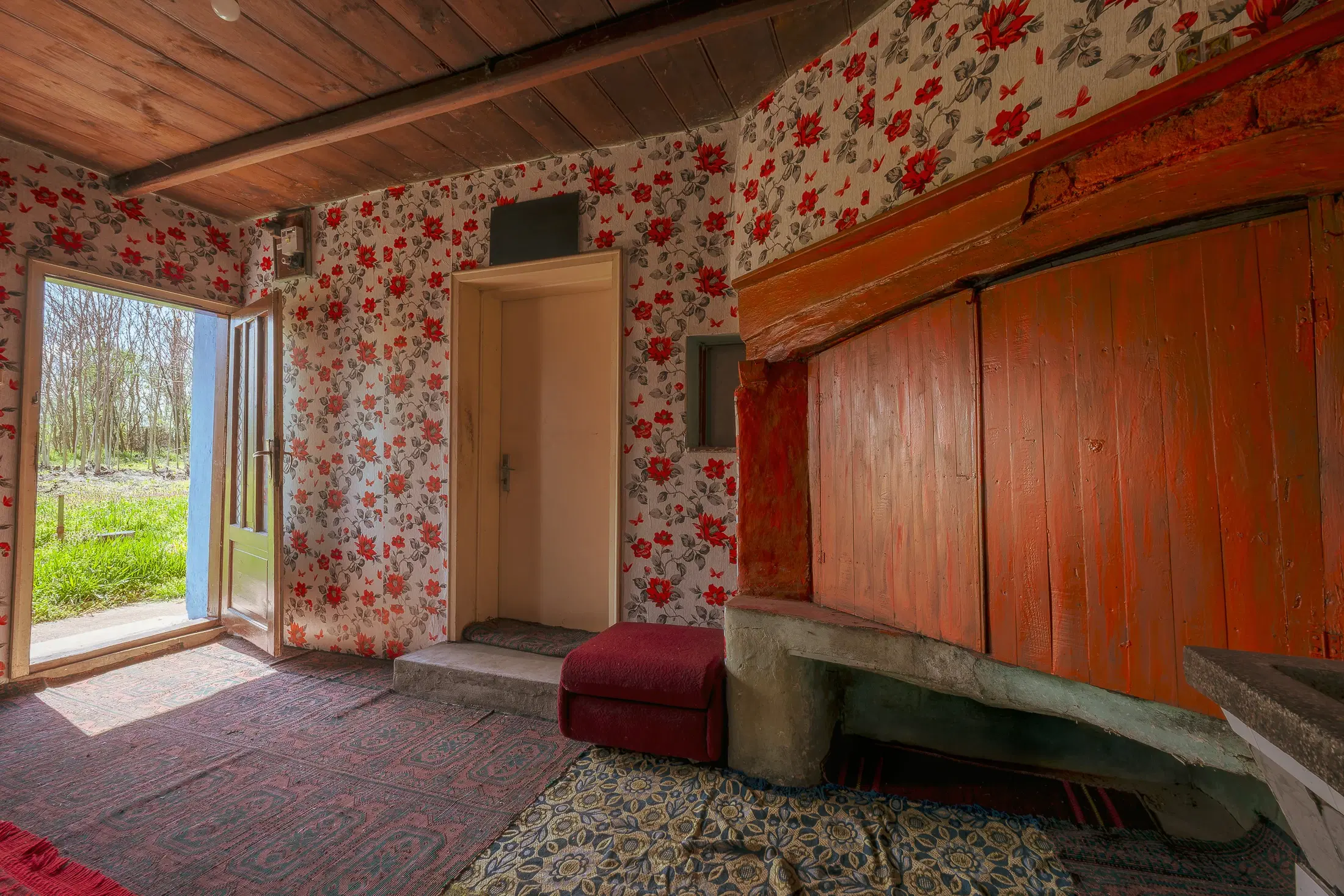 Gezinswoning op 2.090 m² perceel en bijgebouwen in Karaisen, Veliko Tarnovo - Bulgarije
