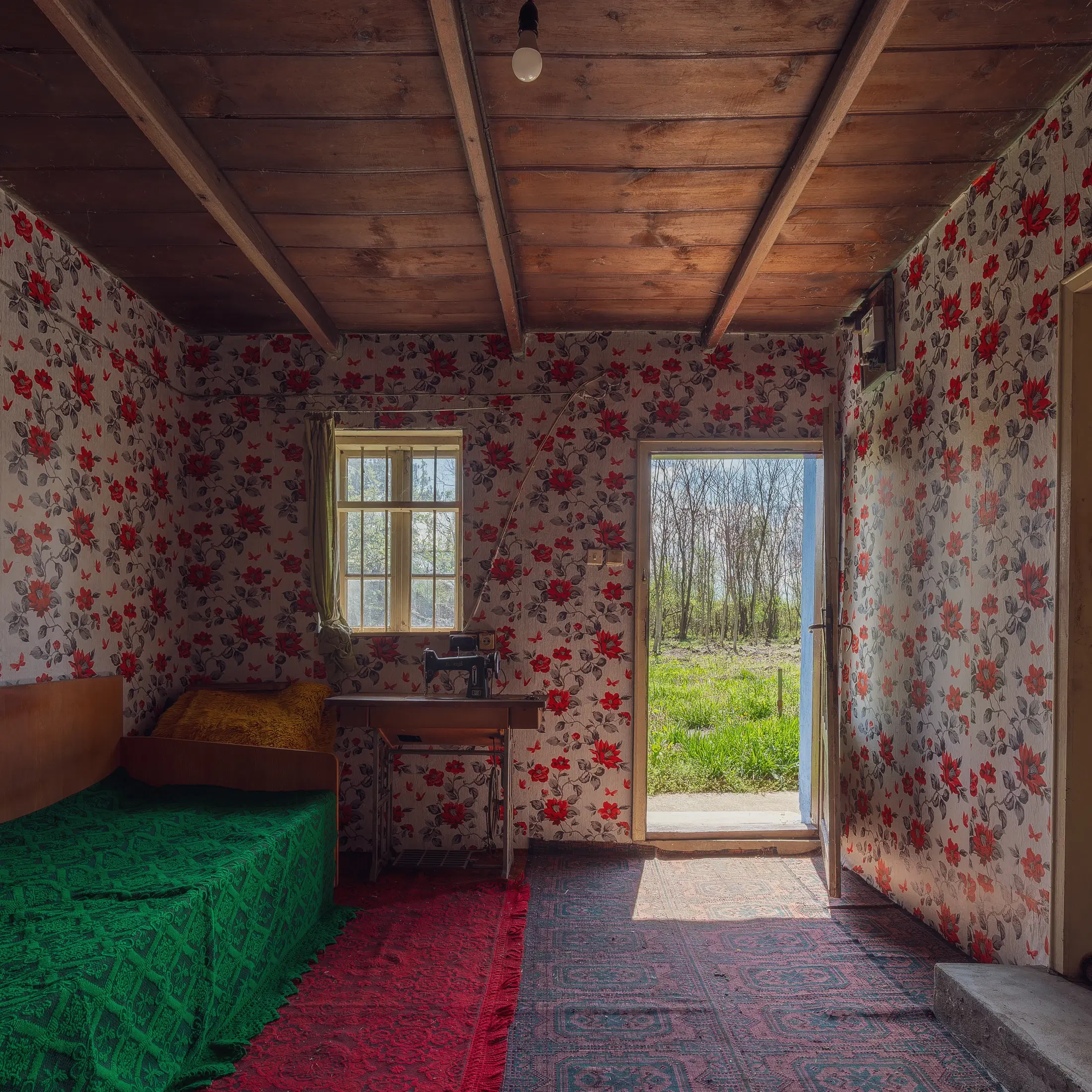 Gezinswoning op 2.090 m² perceel en bijgebouwen in Karaisen, Veliko Tarnovo - Bulgarije