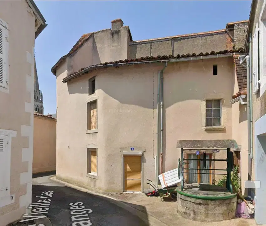 Middeleeuws woonhuis met 3 verdiepingen in Montmorillon - Frankriijk