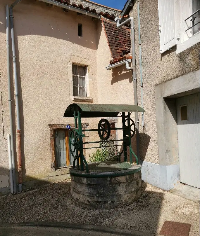 Middeleeuws woonhuis met 3 verdiepingen in Montmorillon - Frankriijk
