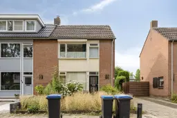 Genderen, Oegemastraat 10