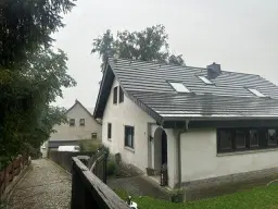 Vrijstaande woning + garage op 640 m² eigendomsperceel in Schneeberg, West Erstgebergte - Duitsland