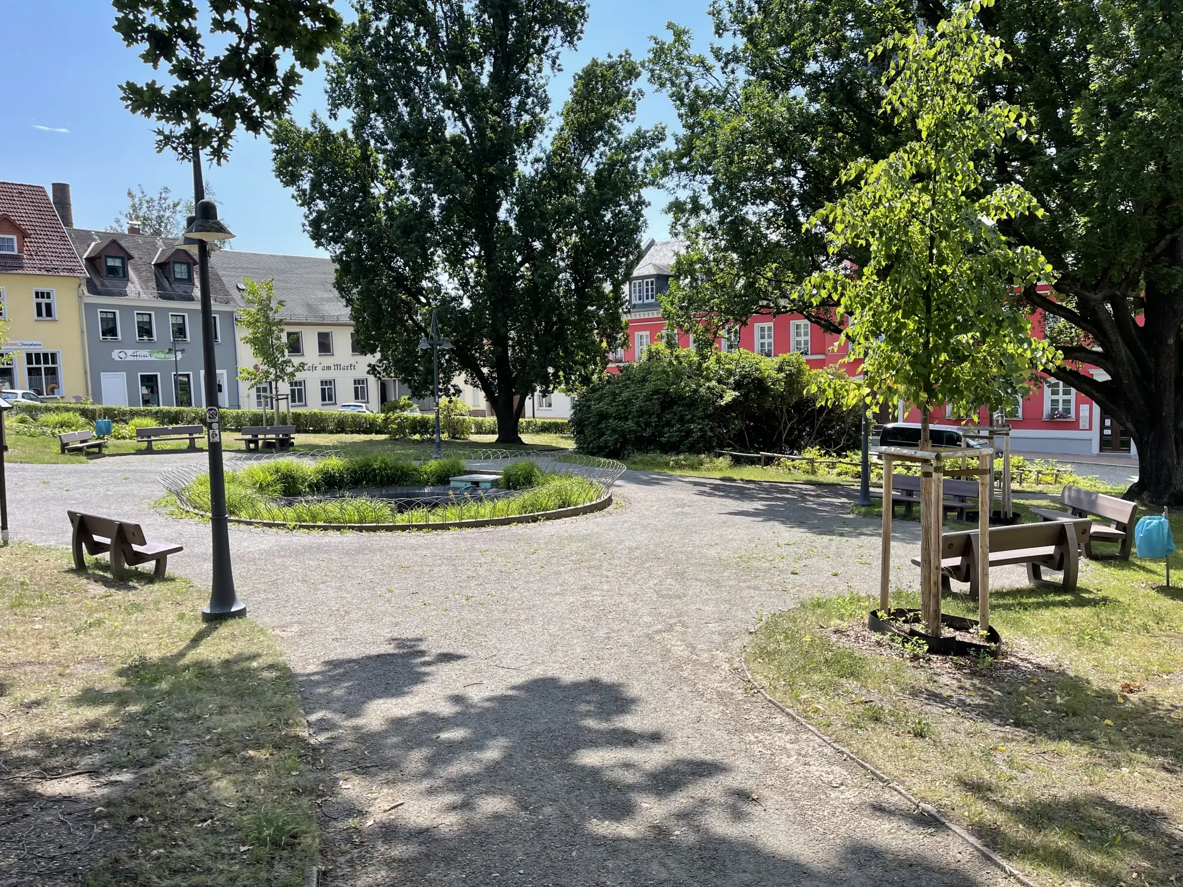 2 wooneenheden aan het marktplein van Berga / Elster - Duitsland