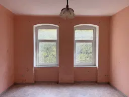 14 woningen (4 verhuurd, huursom = € 6.060,00) met 2.487 m² perceelgrootte, Zörbig, Leipzig – Duitsland